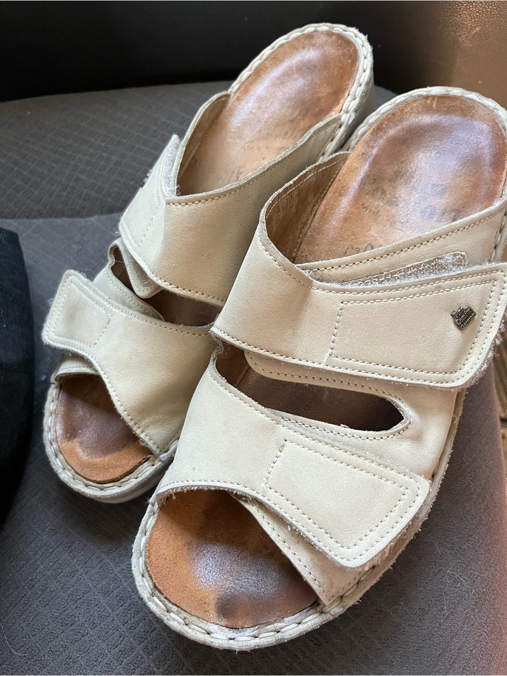 Finn Comfort Slide Sandals in Beige